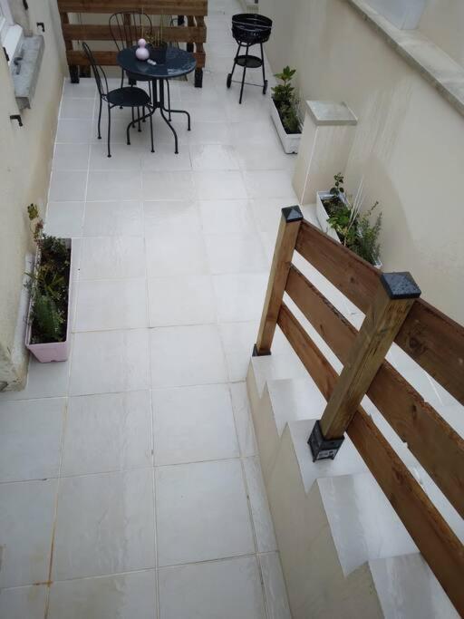 Appartement Cosy Avec Terrasse Vaux-Sur-Seine Eksteriør bilde